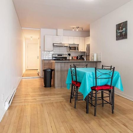 Lovely Rental Unit With Balcony~ Autoroute 40 Montréal Exterior foto
