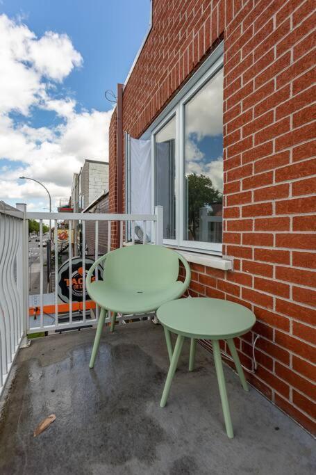 Lovely Rental Unit With Balcony~ Autoroute 40 Montréal Exterior foto