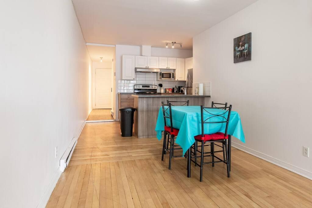 Lovely Rental Unit With Balcony~ Autoroute 40 Montréal Exterior foto