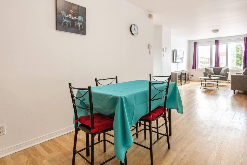 Lovely Rental Unit With Balcony~ Autoroute 40 Montréal Exterior foto